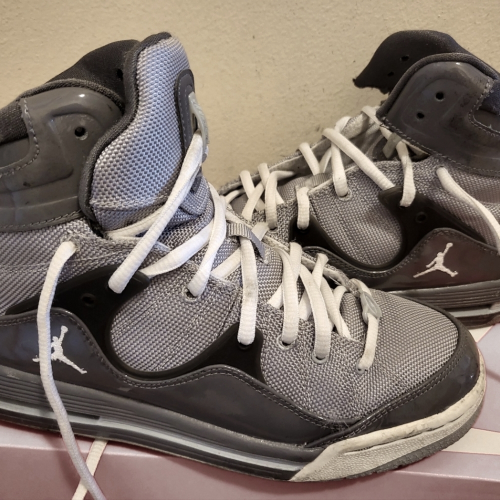 Womans jordans shoes
